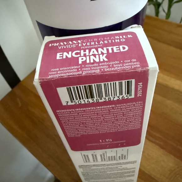 Pravana Zero Lift Creme Developer and Chromasilk Vivids Permanent Hair Color - Picture 3 of 3